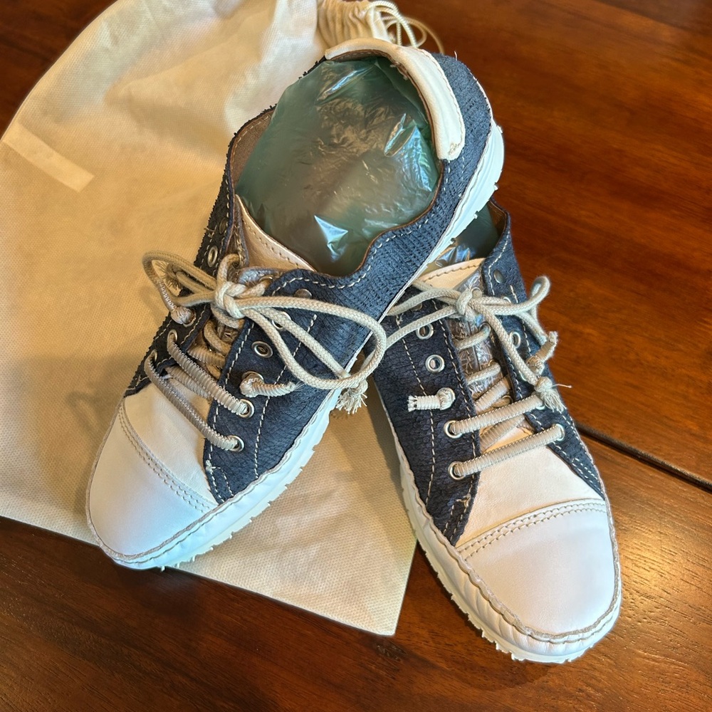 Patchwork Blue and White Sneakers 39 size new